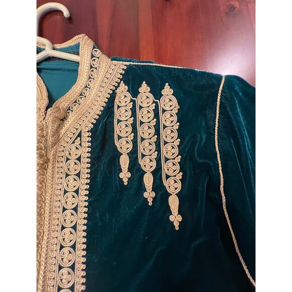 New Moroccan Green Velvet Kaftan/Tunic with Gold Embroidery - Picture 5 of 5